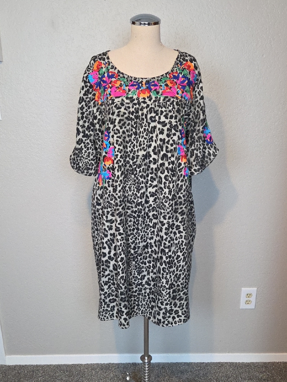See n be seen embroidered Dress 1X